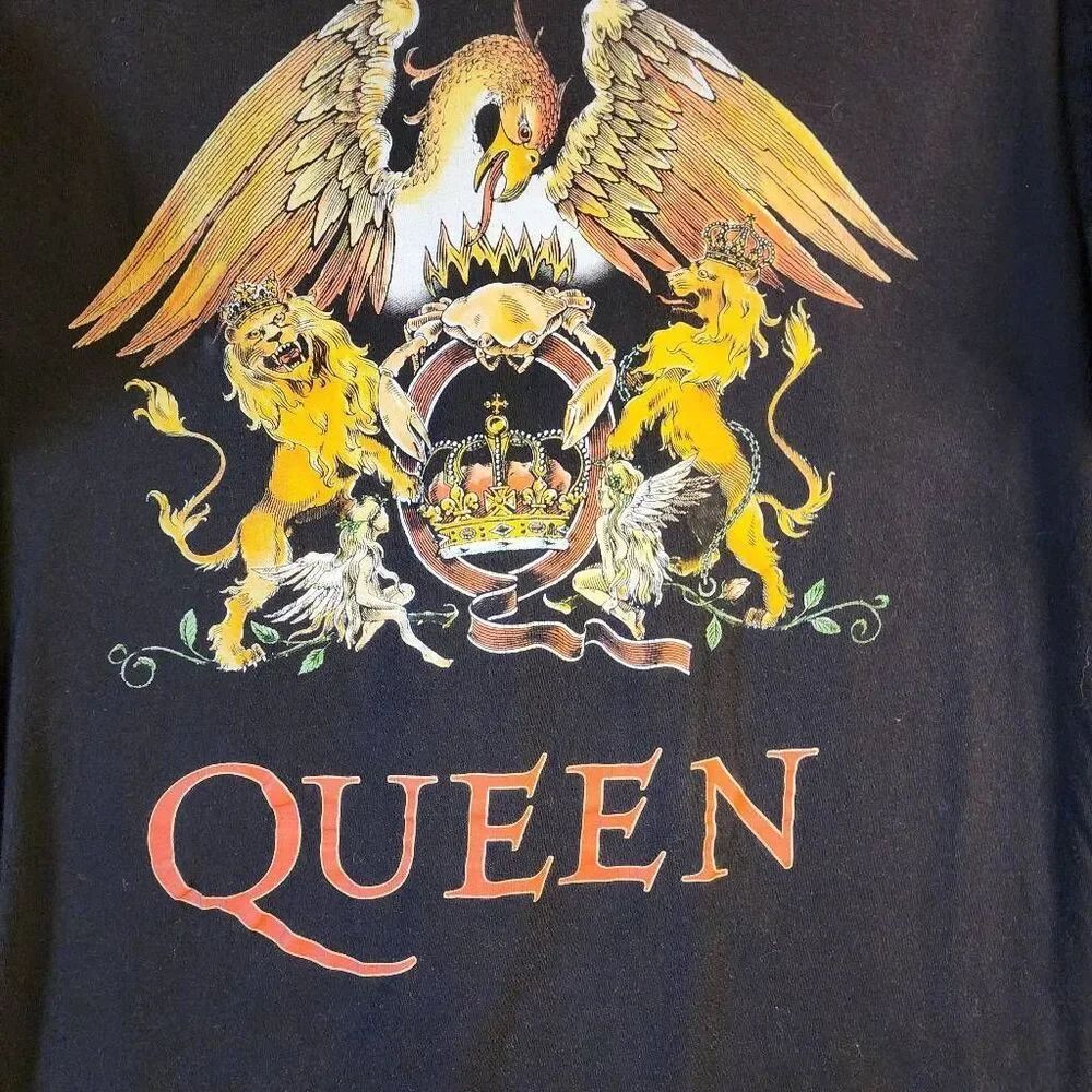 Queen Black Graphic Tshirt Size Medium - Picture 2 of 5